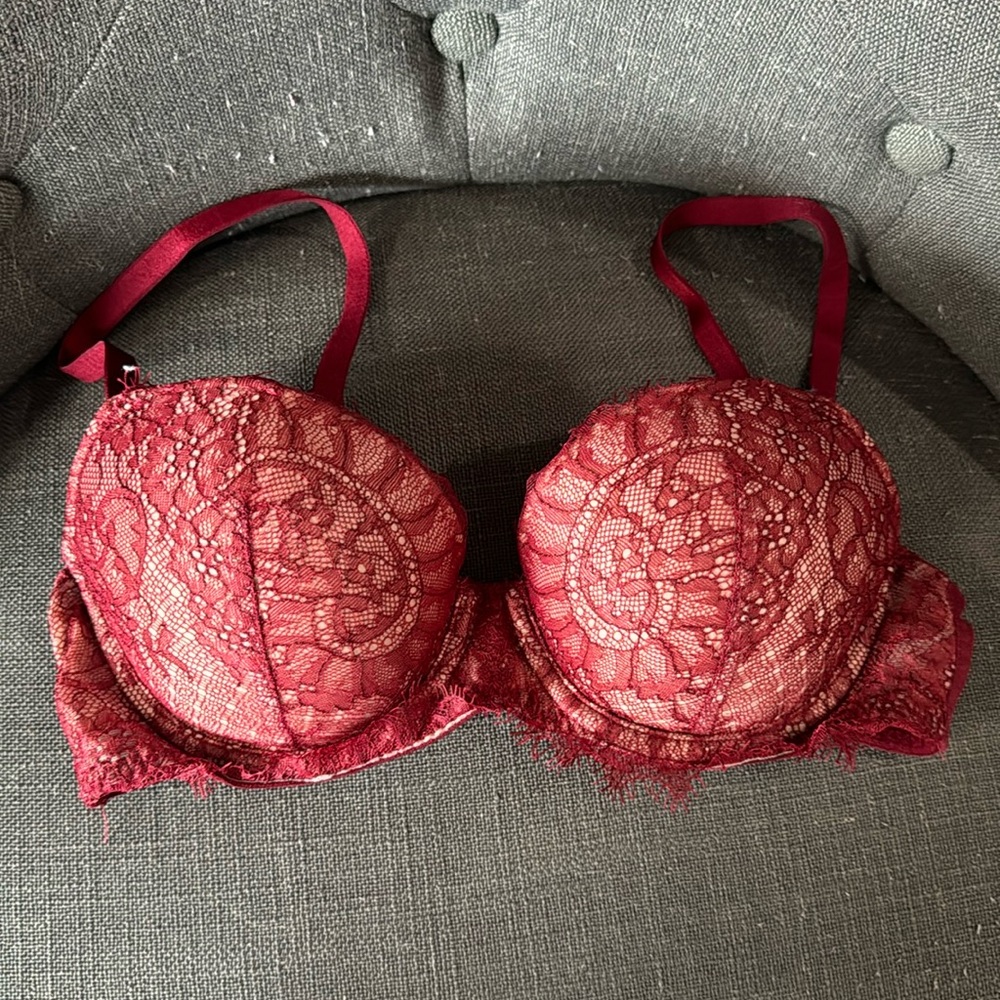 Victoria’s Secret dream angels red lace bra 32C